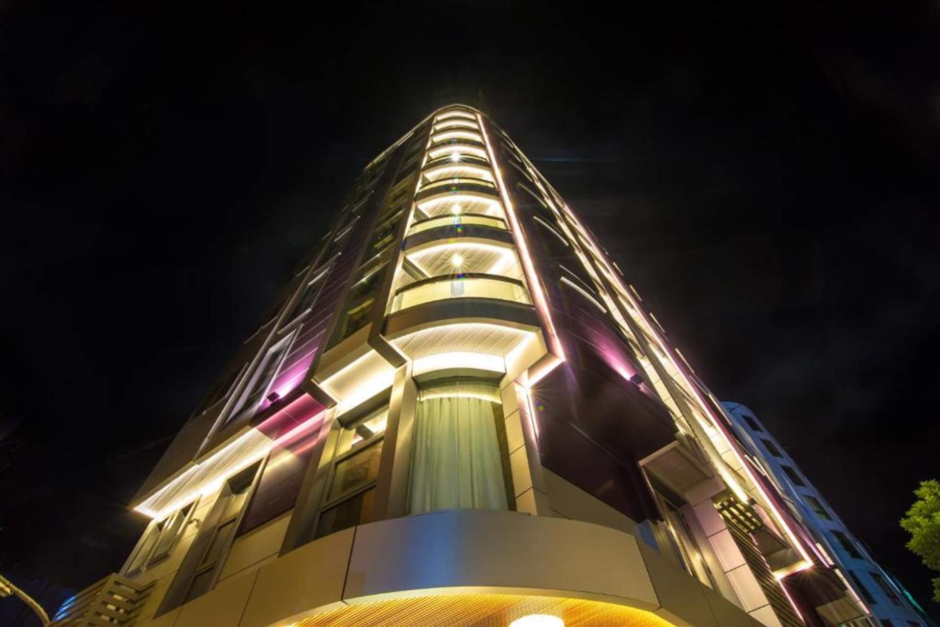 فندق Samann Grand